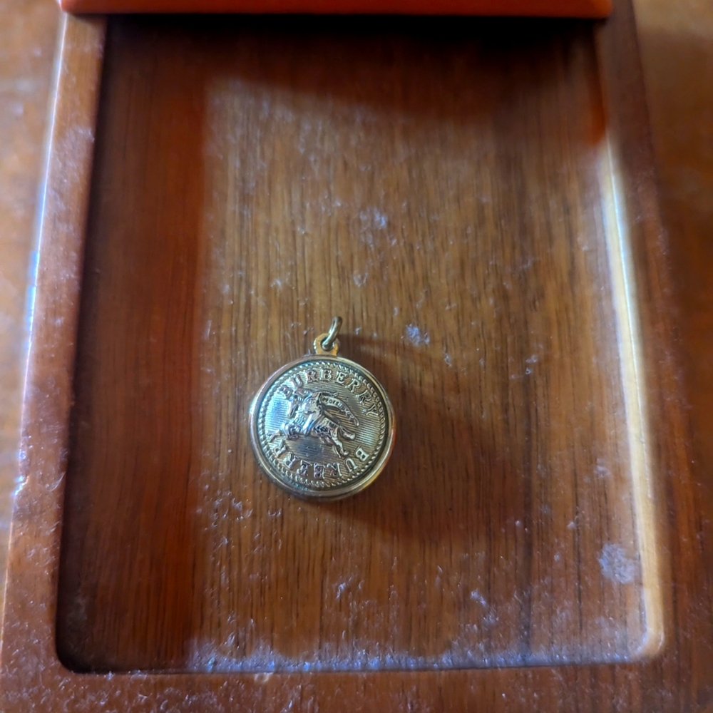 Burberry Pendant, super rare